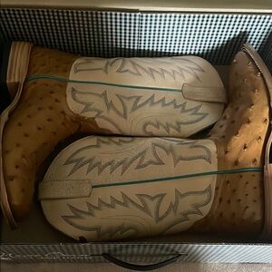 Women’s Tan and Cream Western Boots